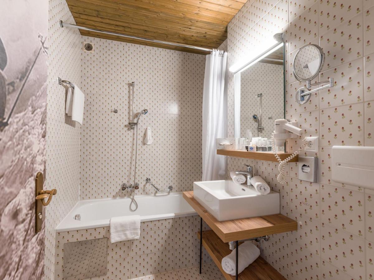 Standard Double Room,1287373156:JPEG